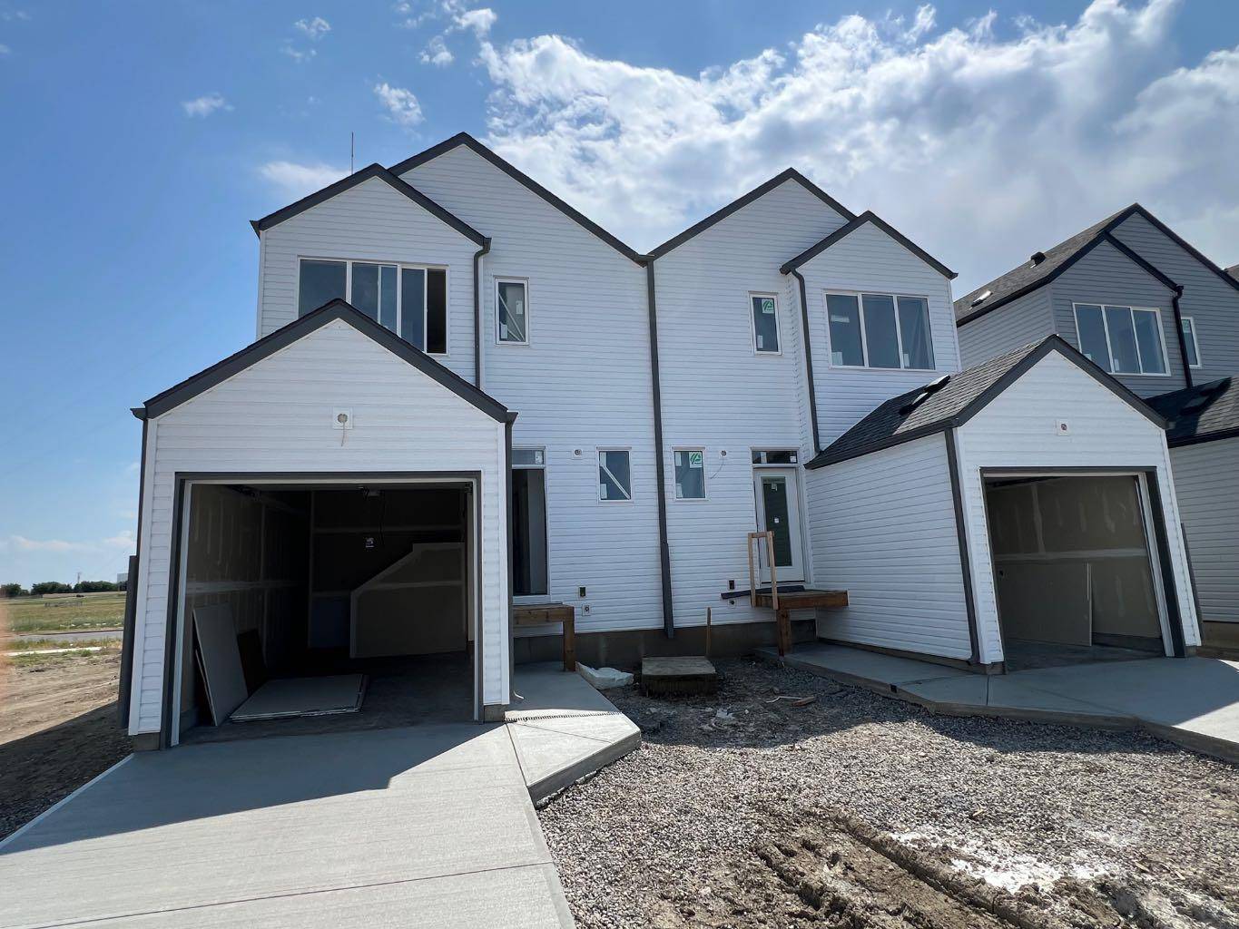 Lethbridge, AB T1H7H7,689 Blackwolf BLVD North