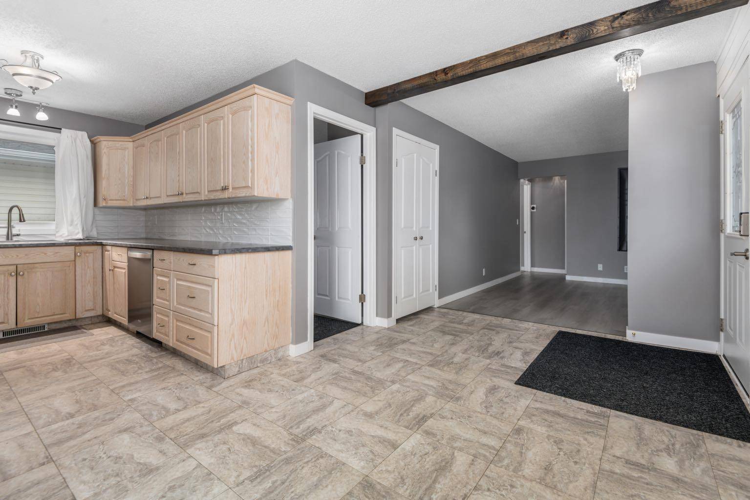 Okotoks, AB T1S 1C8,113 Thorson CRES
