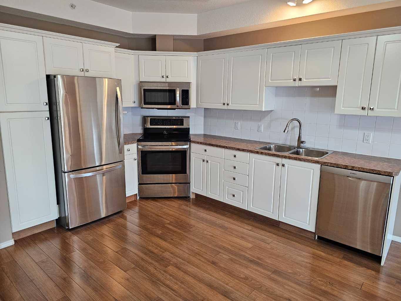 Red Deer, AB T4N 7B9,4512 52 AVE #403