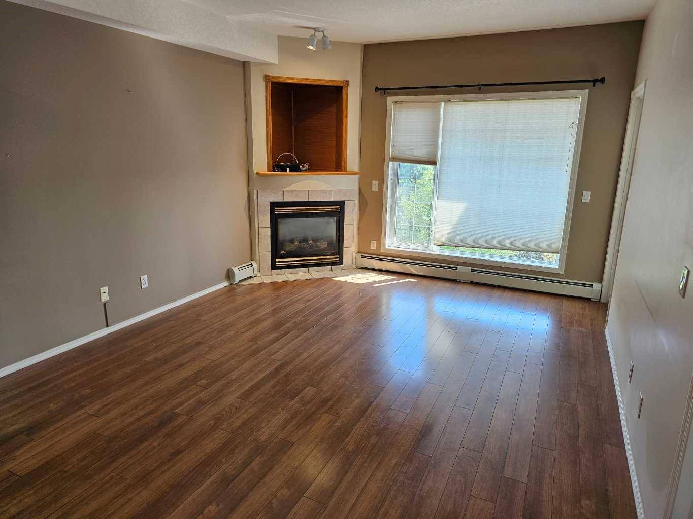 Red Deer, AB T4N 7B9,4512 52 AVE #403