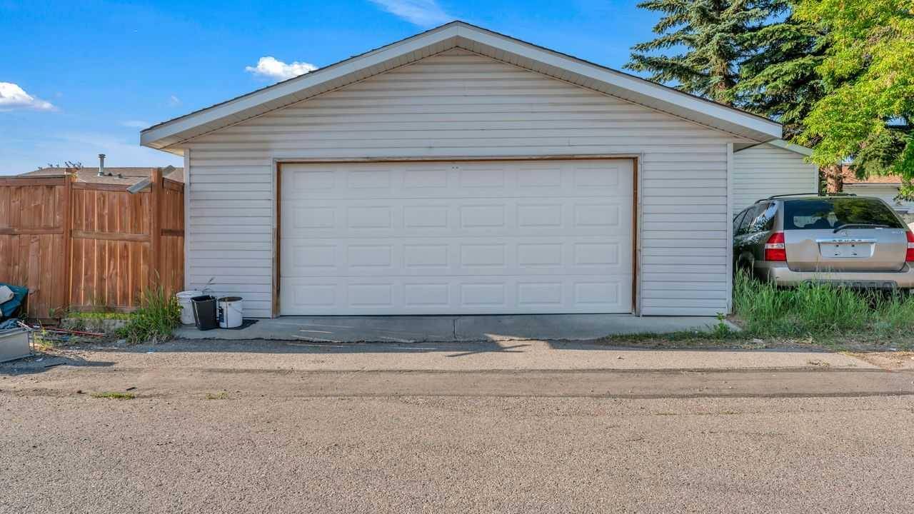 Calgary, AB T1Y 2K3,4719 rundlehorn DR NE