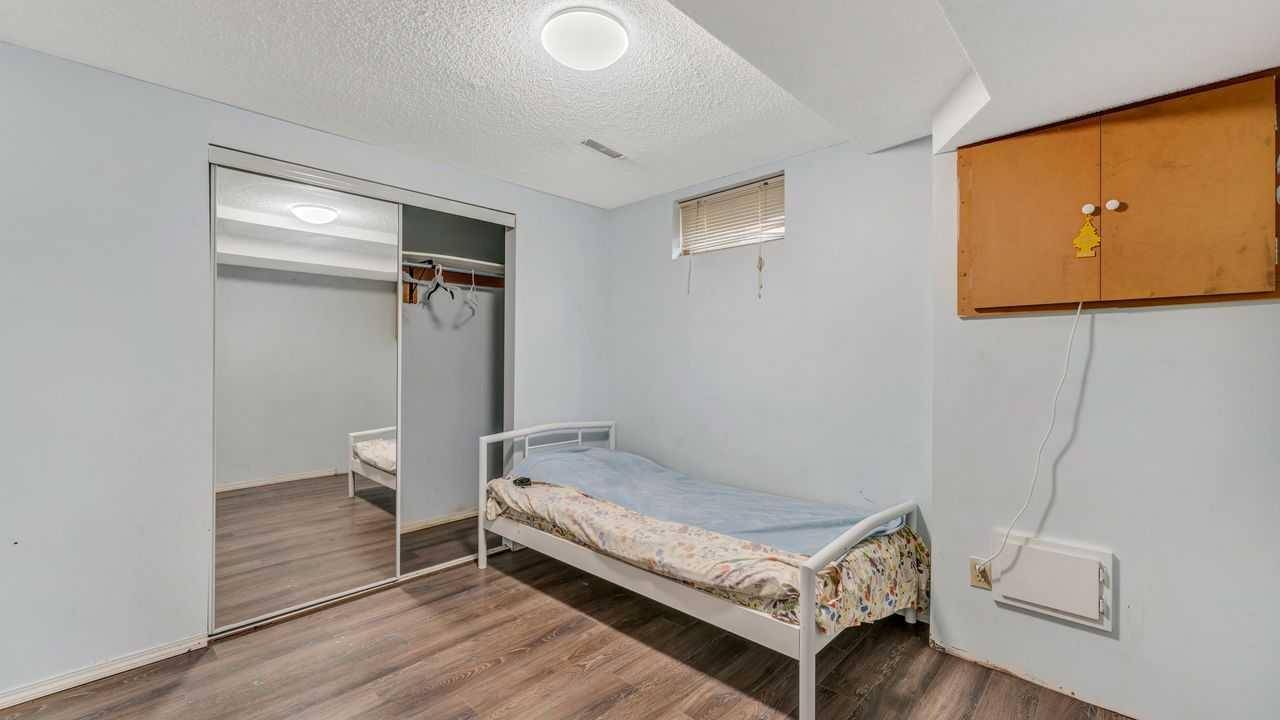 Calgary, AB T1Y 2K3,4719 rundlehorn DR NE