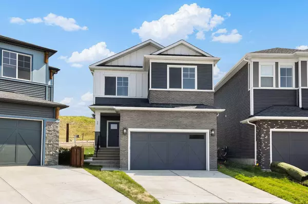 22 Crimson Ridge CV Northwest, Calgary, AB T3L 0K4