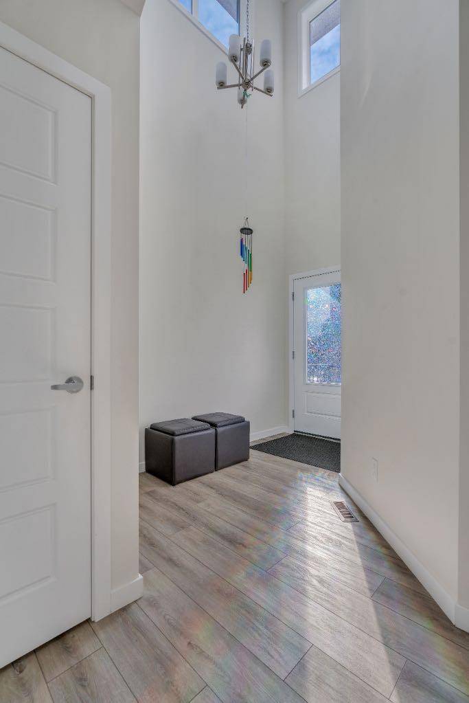Calgary, AB T3J2H3,28 Savanna Link NE