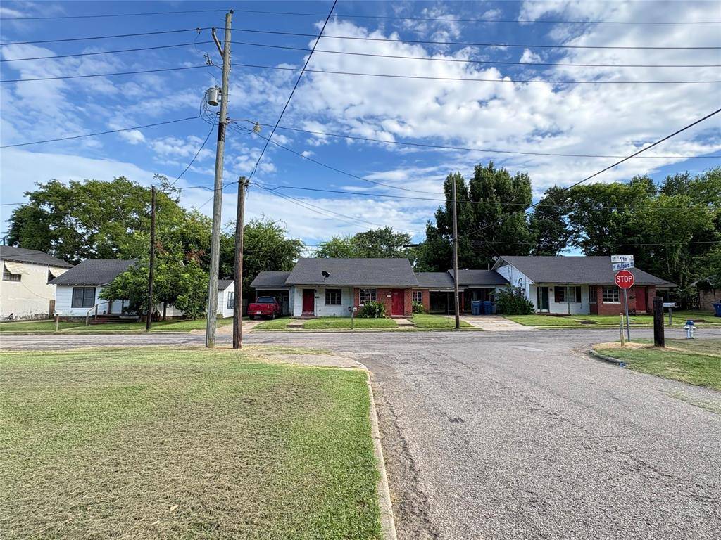 Mount Pleasant, TX 75455,104-110/204 E 9th