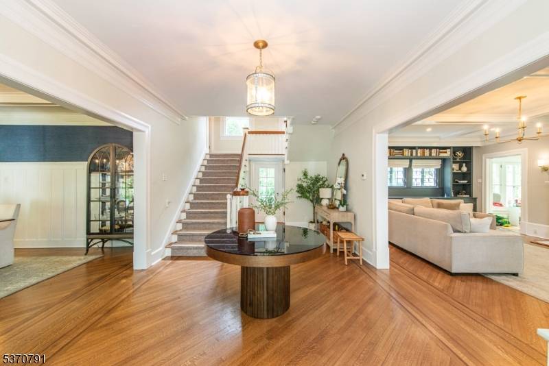 Mountain Lakes Boro, NJ 07046,297 Morris Ave