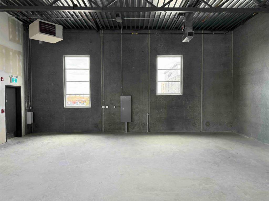 Calgary, AB T3J 4C8,6520 36 ST NE #3235