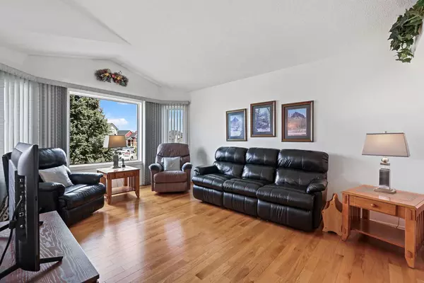 Calgary, AB T3J 4J4,272 Saddlemead RD NE