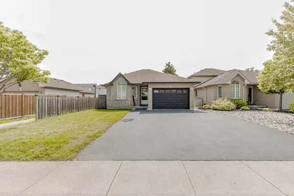 31 Massena DR, Hamilton, ON L9B 2J3