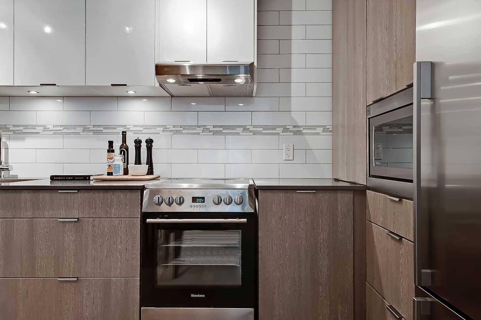 Calgary, AB T2P 1J3,930 6 AVE SW #1608