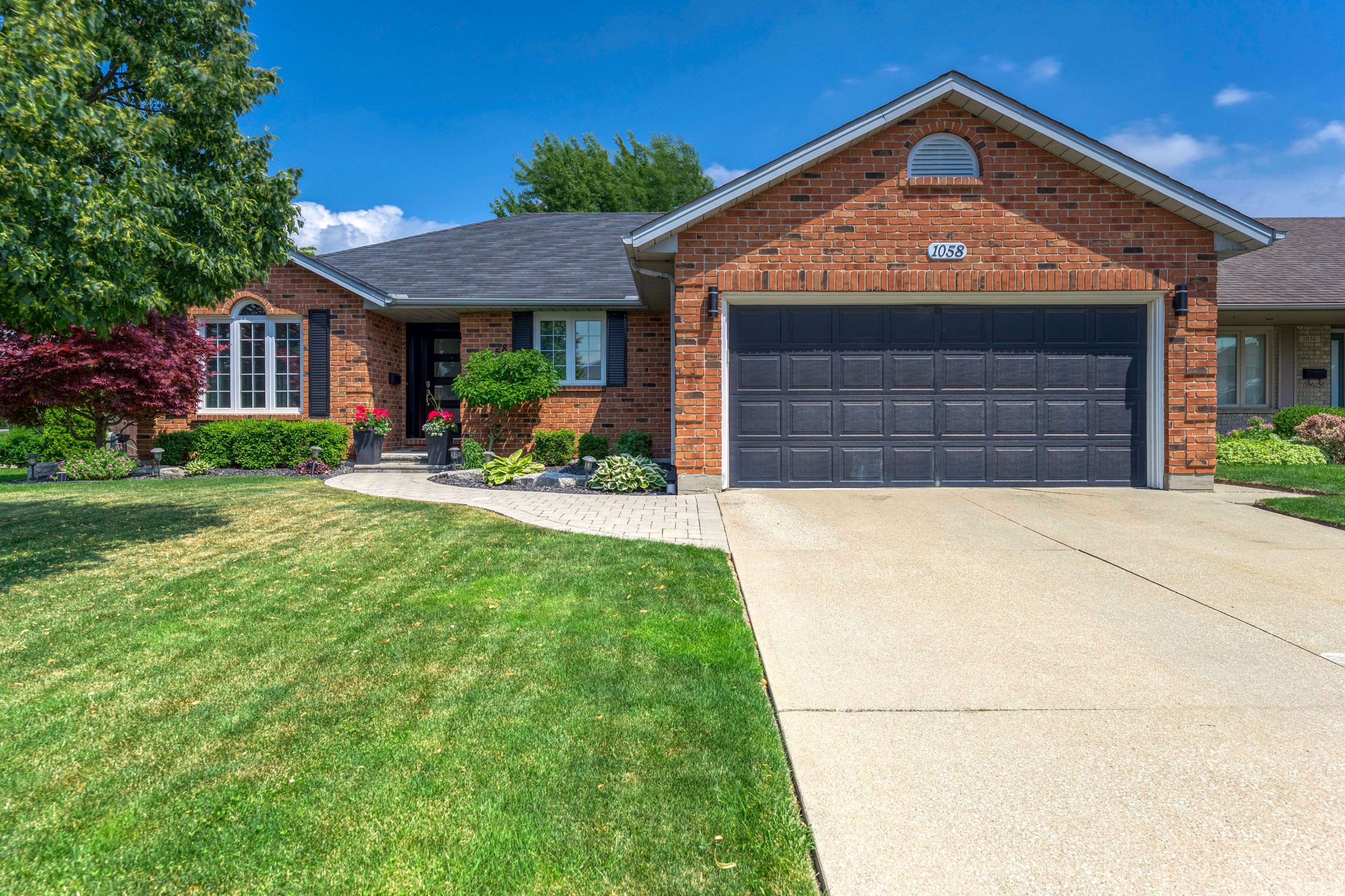 1058 Finch DR, Sarnia, ON N7S 6A8