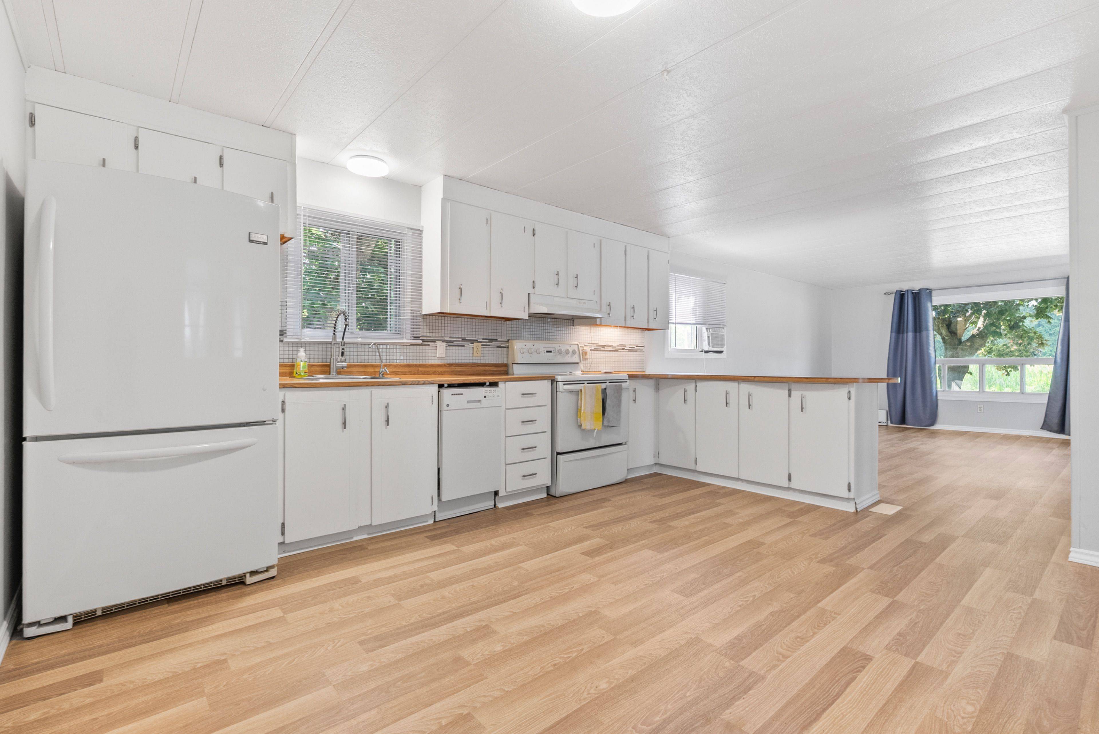 Kawartha Lakes, ON K9V 4R3,21 Macal DR