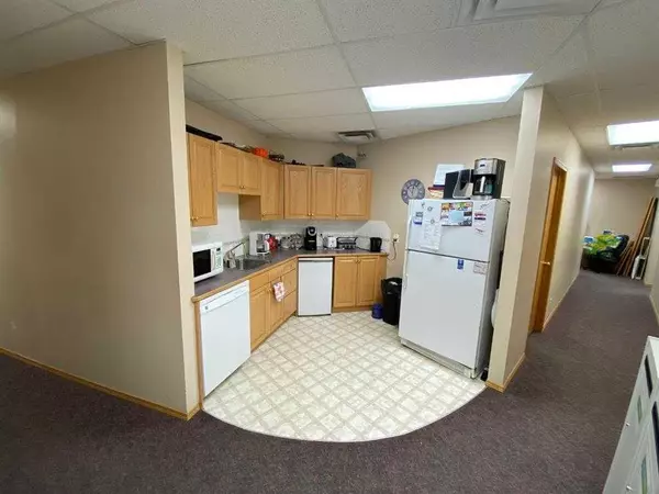 Airdrie, AB T4B 2R3,620 1 AVE NW #14