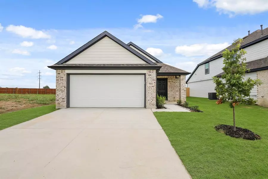 7016 Trestle Street, Fort Worth, TX 76036