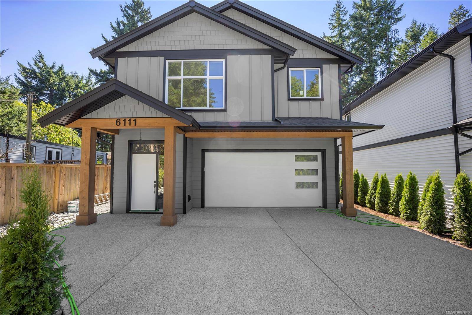 6111 Pine Ridge Cres, Nanaimo, BC V9T 2N7