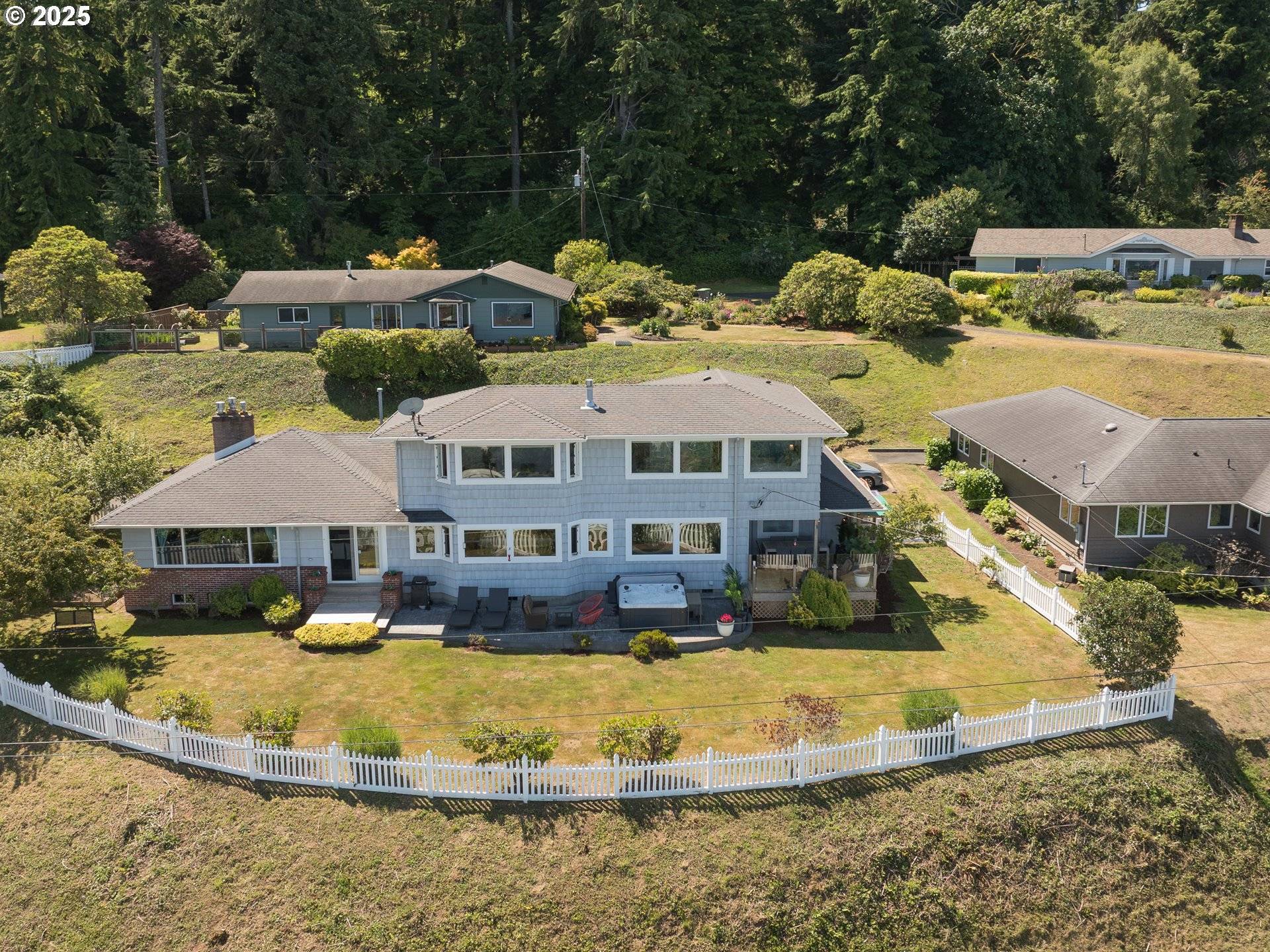 183 W GRAND AVE, Astoria, OR 97103