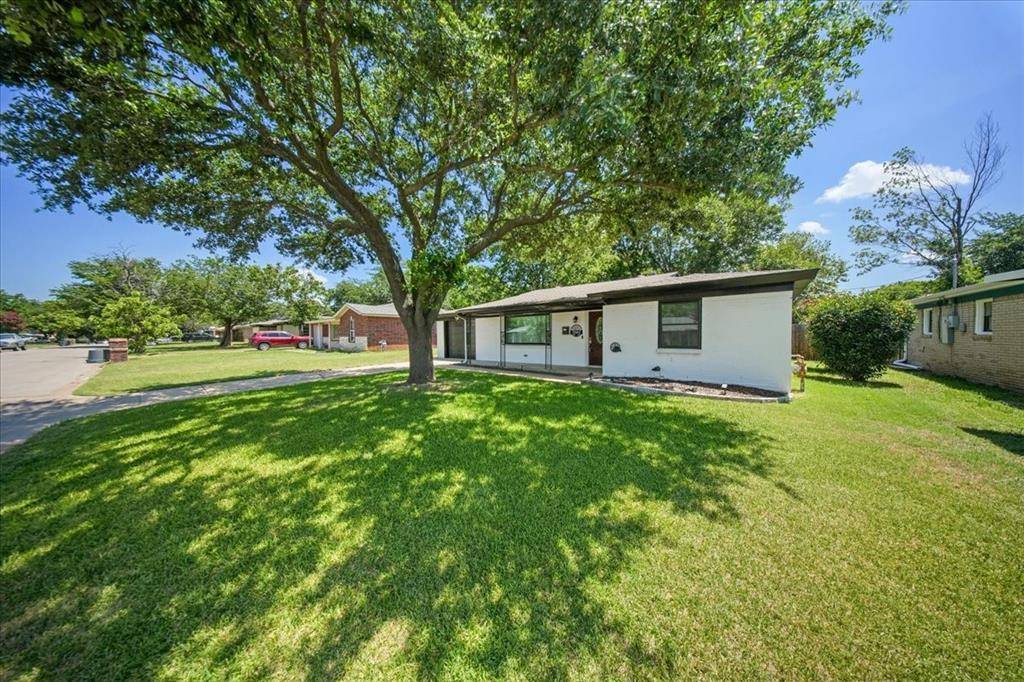 Lake Worth, TX 76135,3904 Caddo Trail