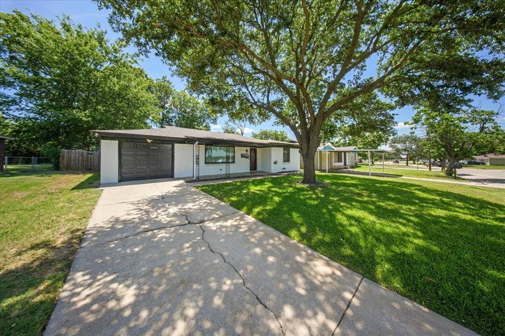 Lake Worth, TX 76135,3904 Caddo Trail