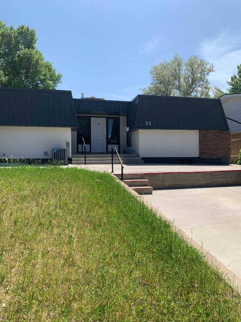 Lethbridge, AB T1K 3Y4,53 Lafayette BLVD West