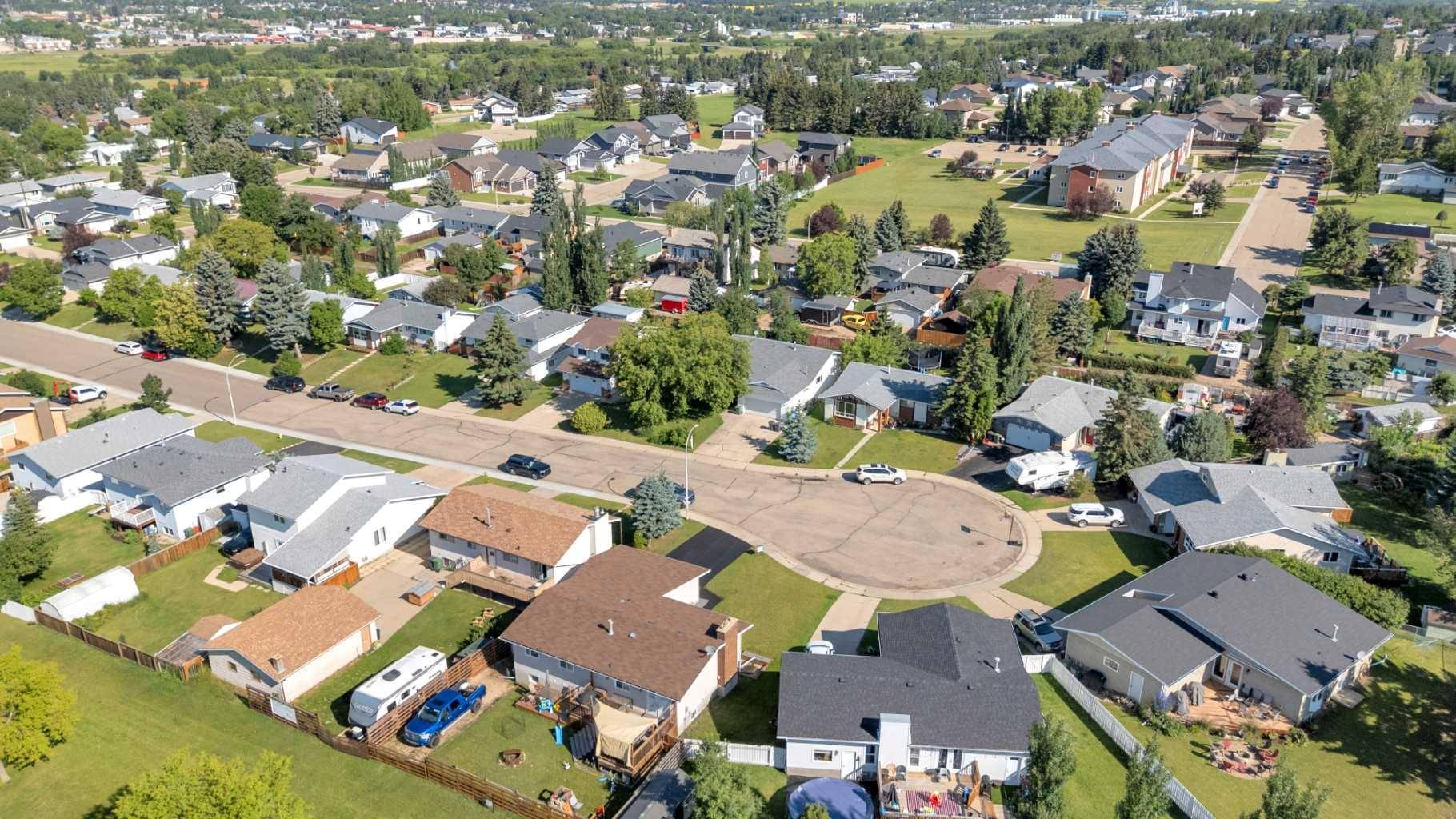 Ponoka, AB T4J 1B1,4008 39A Ave Close
