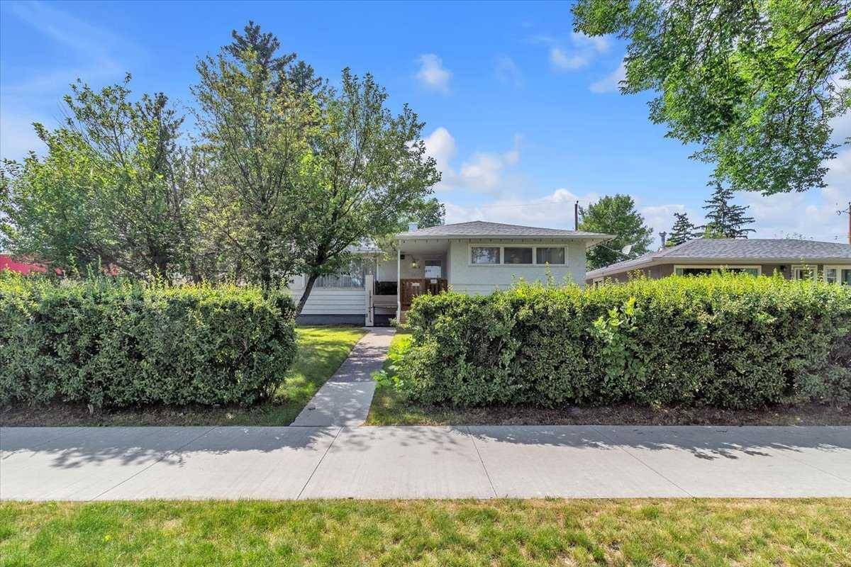 2619 37 ST Southwest, Calgary, AB T3E 3B2
