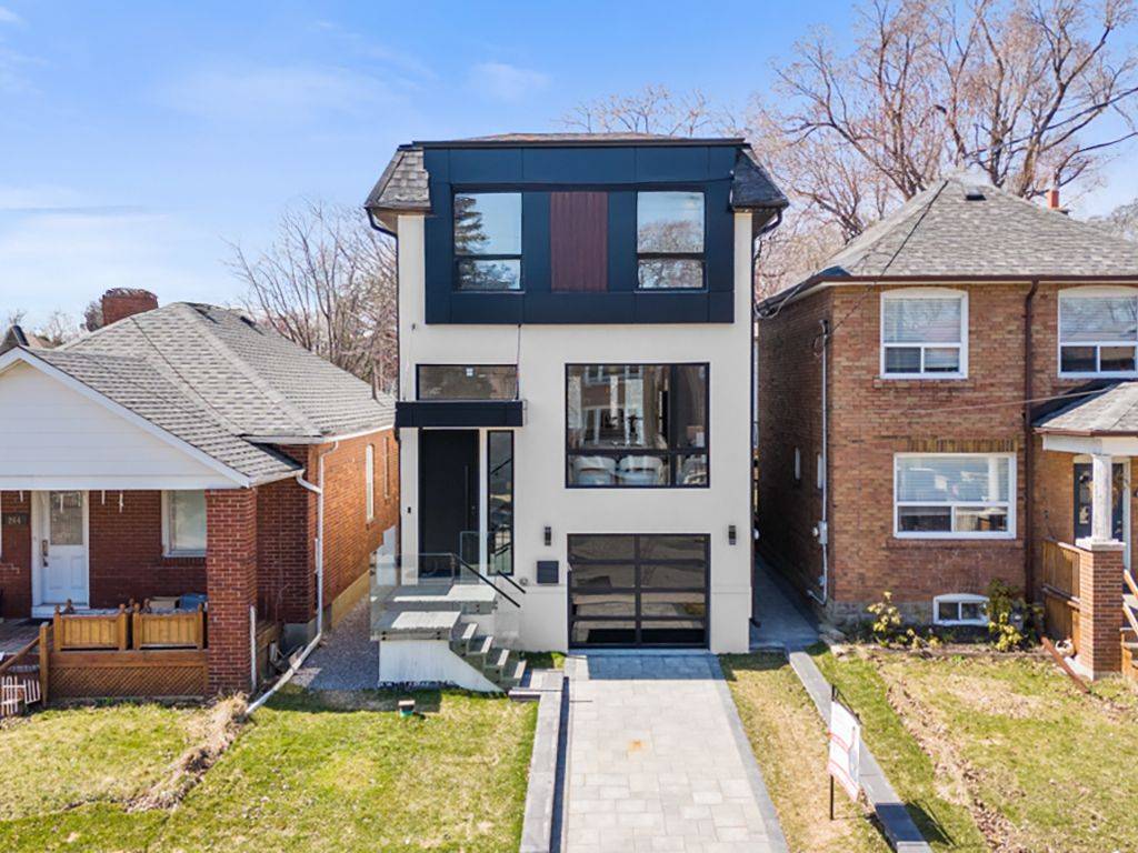 Toronto E03, ON M4C 4T6,266 Westlake AVE