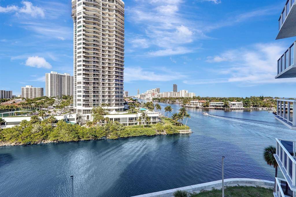 20515 E Country Club Dr #742, Miami, FL 33180