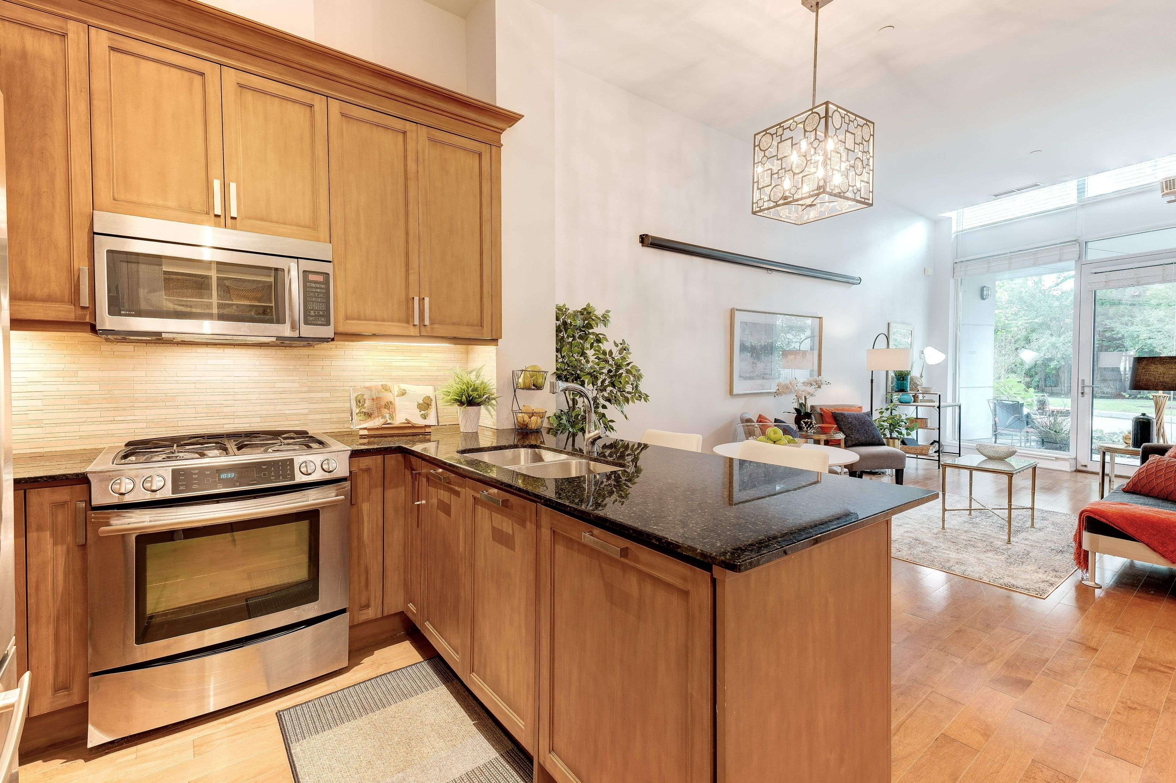 Oakville, ON L6L 0E1,11 Bronte RD #117