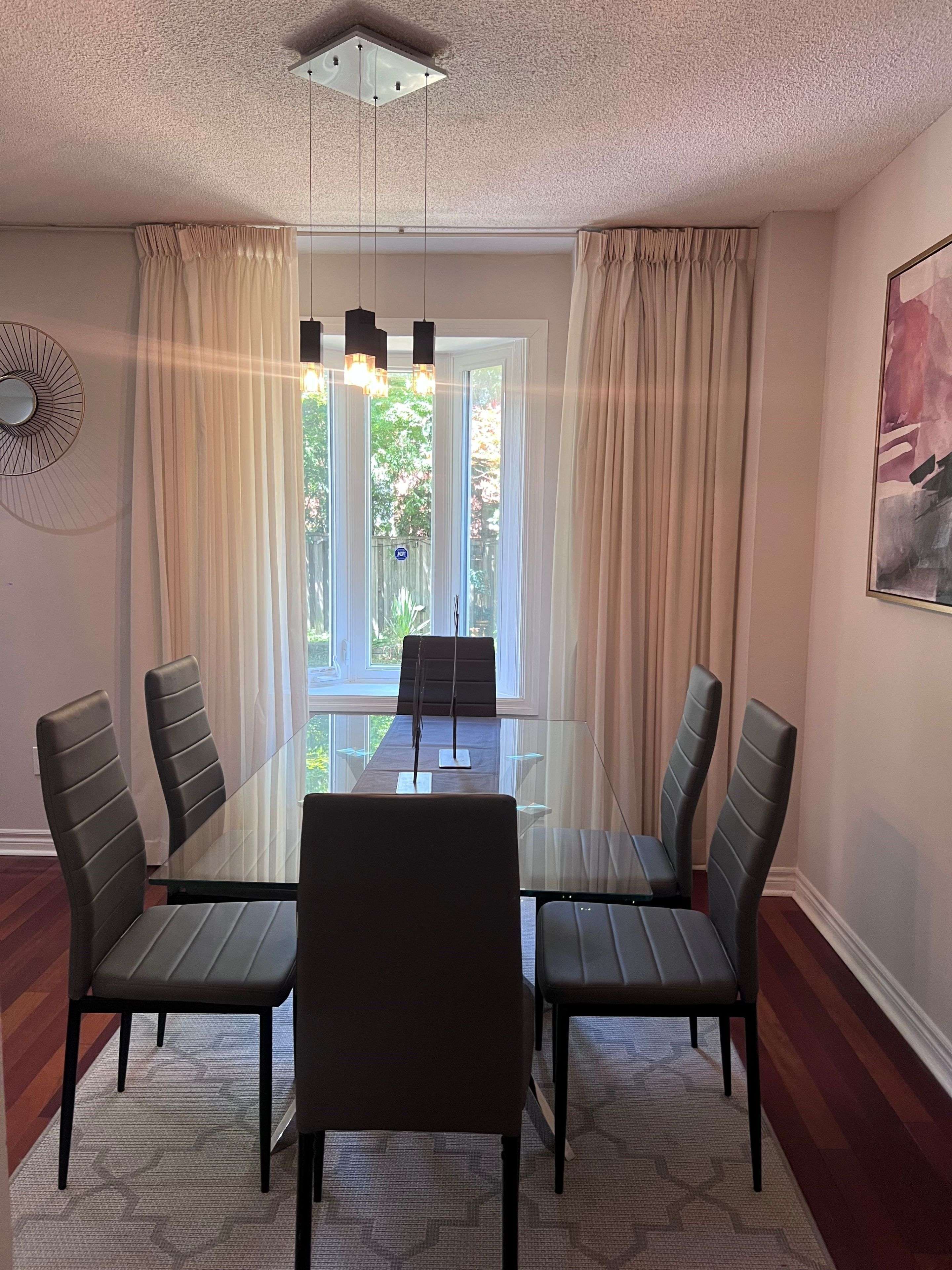 Mississauga, ON L4W 2Y3,4358 Bacchus CRES