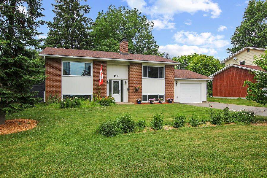 141 Abbotsford RD, Kanata, ON K2L 1C6
