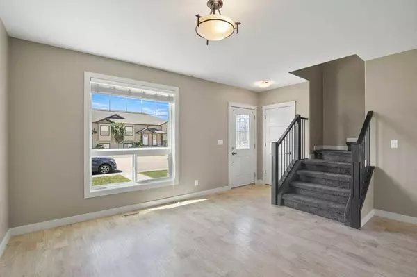 Blackfalds, AB T4M 0A6,25 Crimson CT