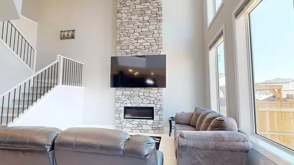 Lethbridge, AB T1K 8K6,2508 45 ST S