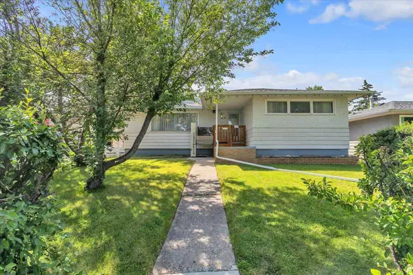 Calgary, AB T3E 3B2,2619 37 ST Southwest
