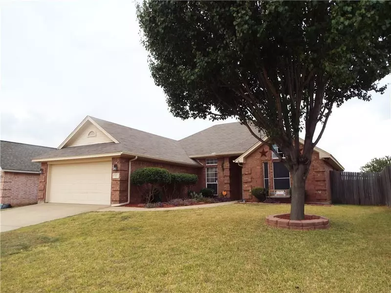 931 Rolling Meadows Drive, Burleson, TX 76028