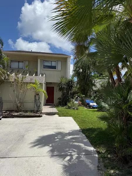 12400 Westhampton Cir, Wellington, FL 33414