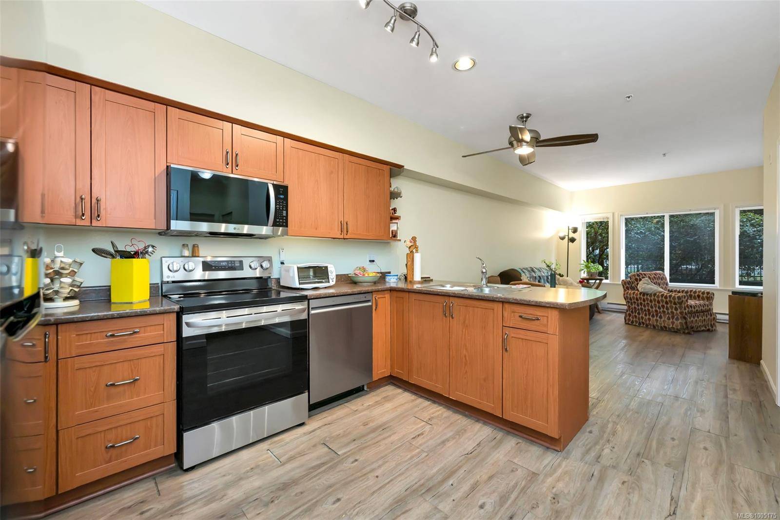 Colwood, BC V9B 2W3,360 Goldstream Ave #103
