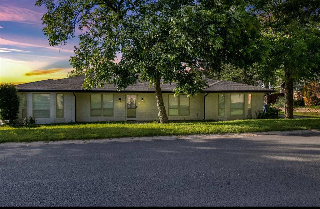 Fort Worth, TX 76179,7636 Skylake Drive