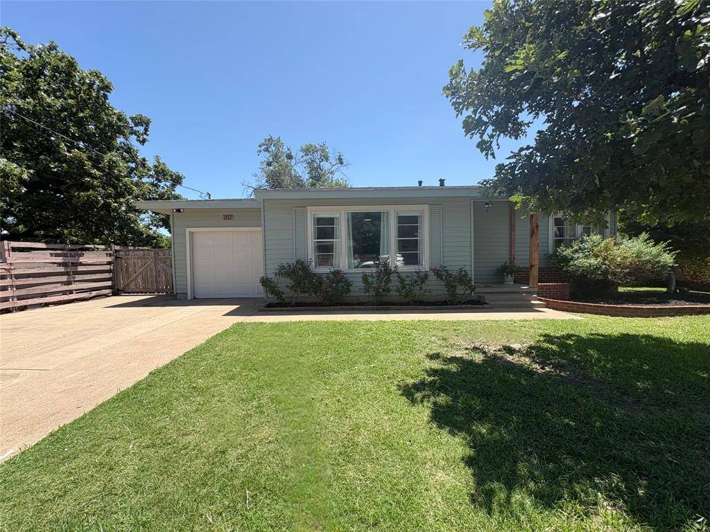 707 Sycamore Street, Weatherford, TX 76086