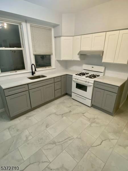 1075 North Ave #1, Elizabeth City, NJ 07201