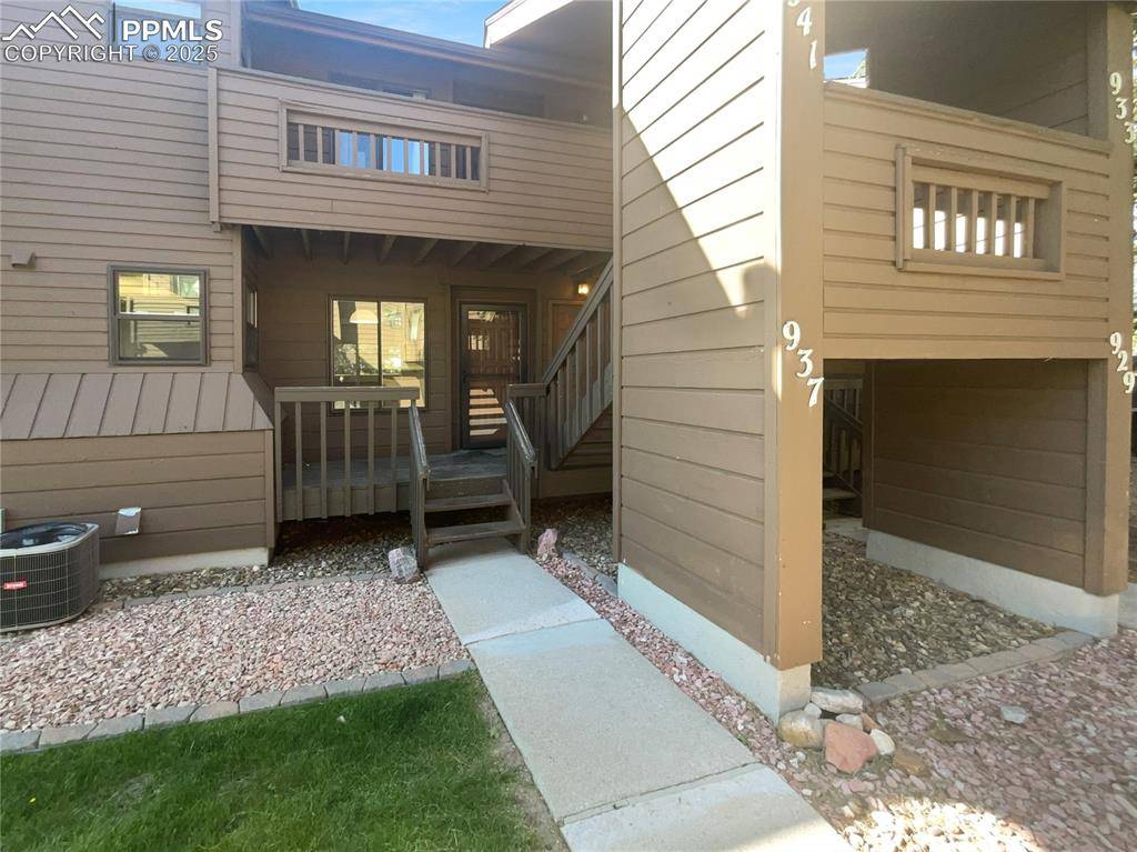 937 Moorings DR, Colorado Springs, CO 80906