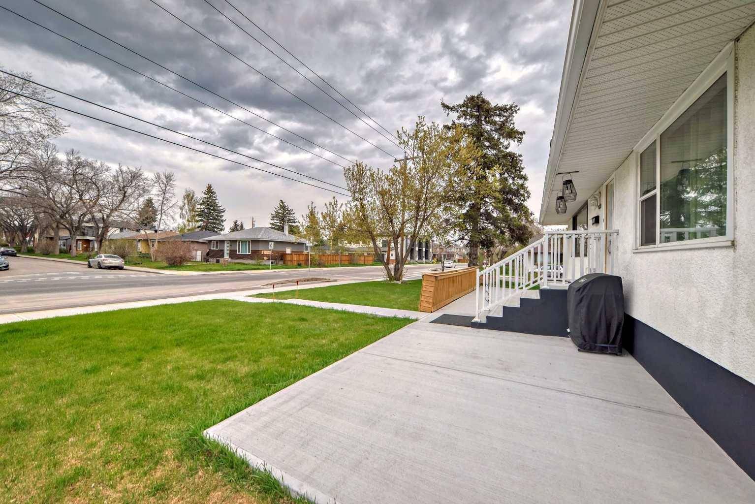 Calgary, AB T2M 1Z4,1903 24 AVE NW