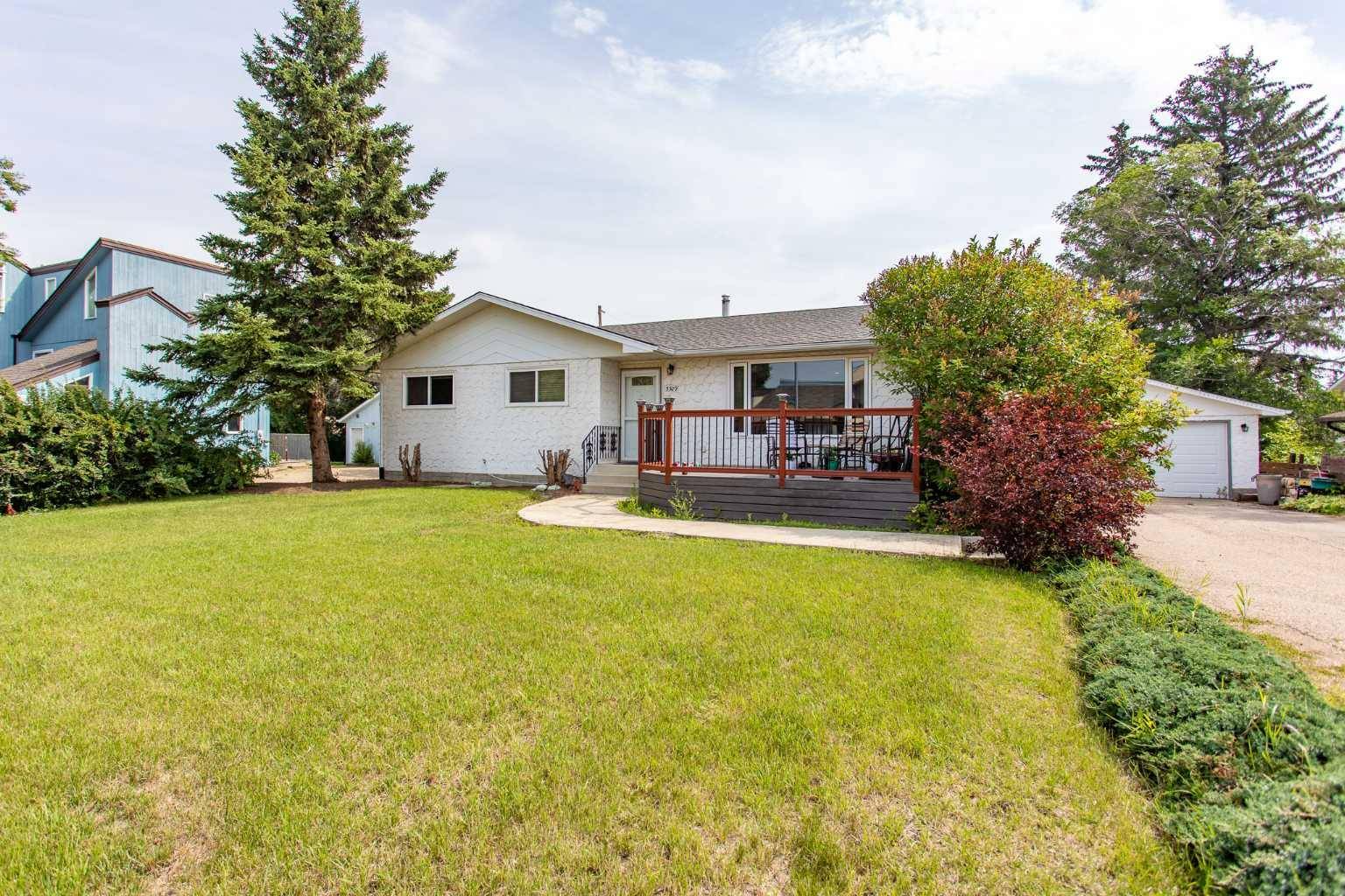 5309 58 ST, Lacombe, AB T4L 1L3
