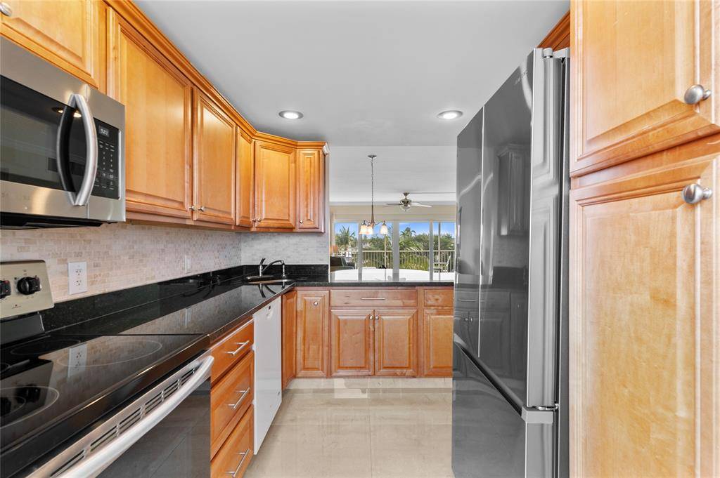 Deerfield Beach, FL 33441,400 N Federal Hwy #408
