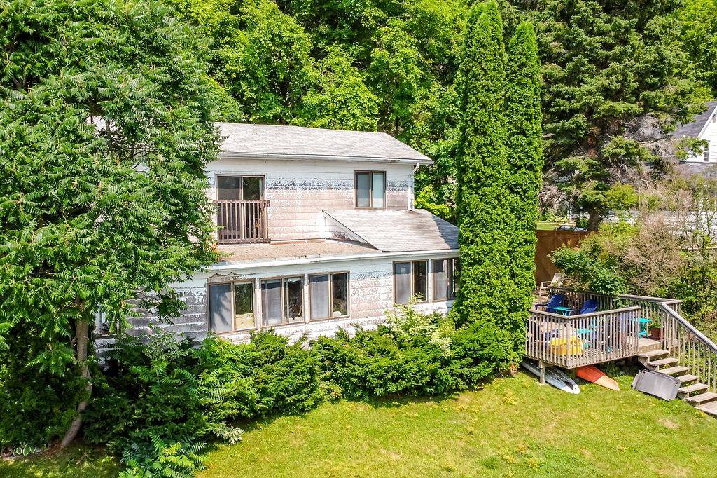 Penetanguishene, ON L9M 1S3,379 Champlain RD