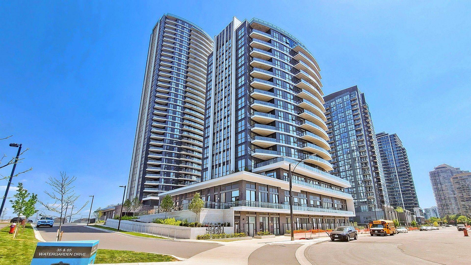 35 Watergarden DR #2212, Mississauga, ON L5R 0G8