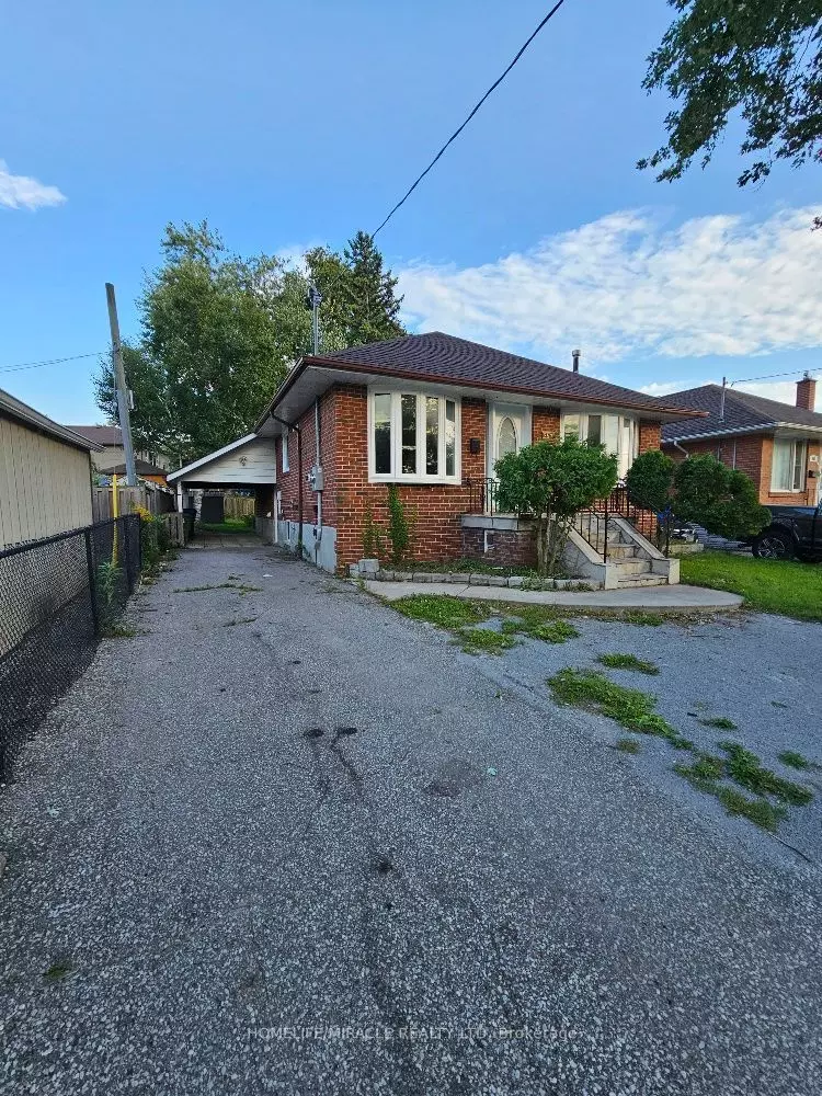 Toronto E04, ON M1R 3P9,259 Tower DR #BSMT