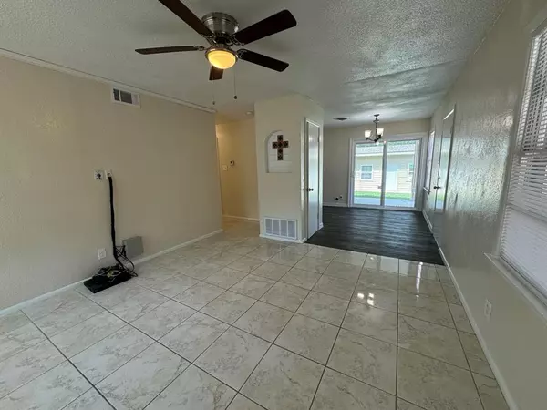 Grand Prairie, TX 75050,805 NE 23RD Street