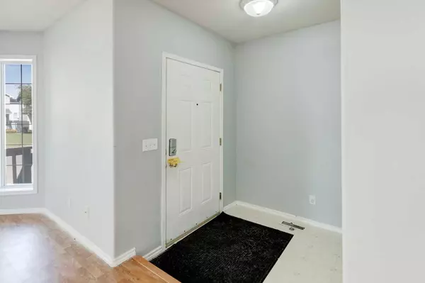 Calgary, AB T1Y7C9,7277 Laguna WAY NE