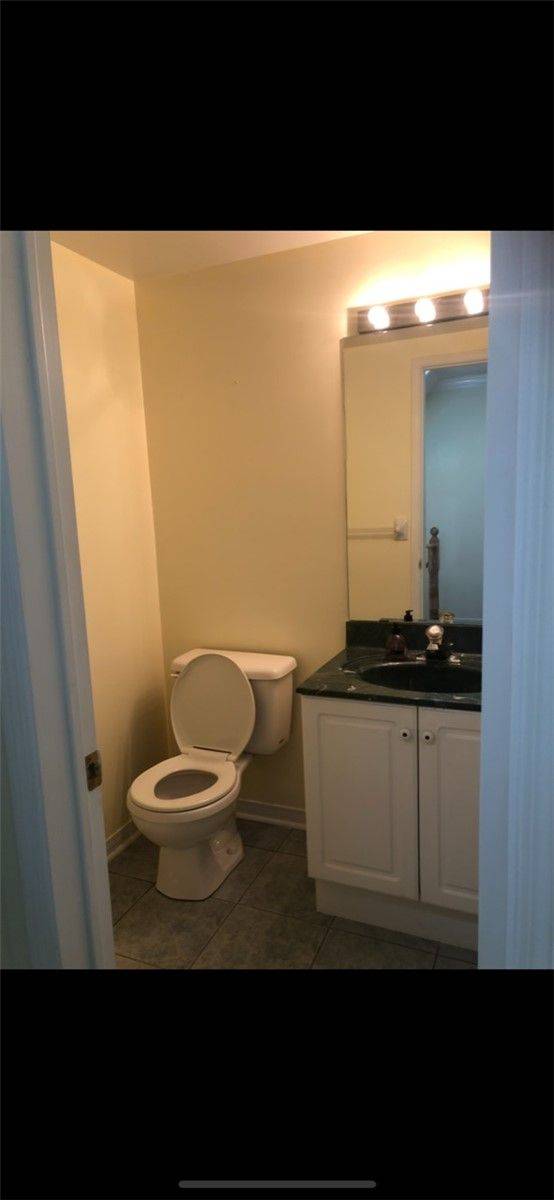 Toronto E11, ON M1B 5Z1,28 Rosebank DR #107
