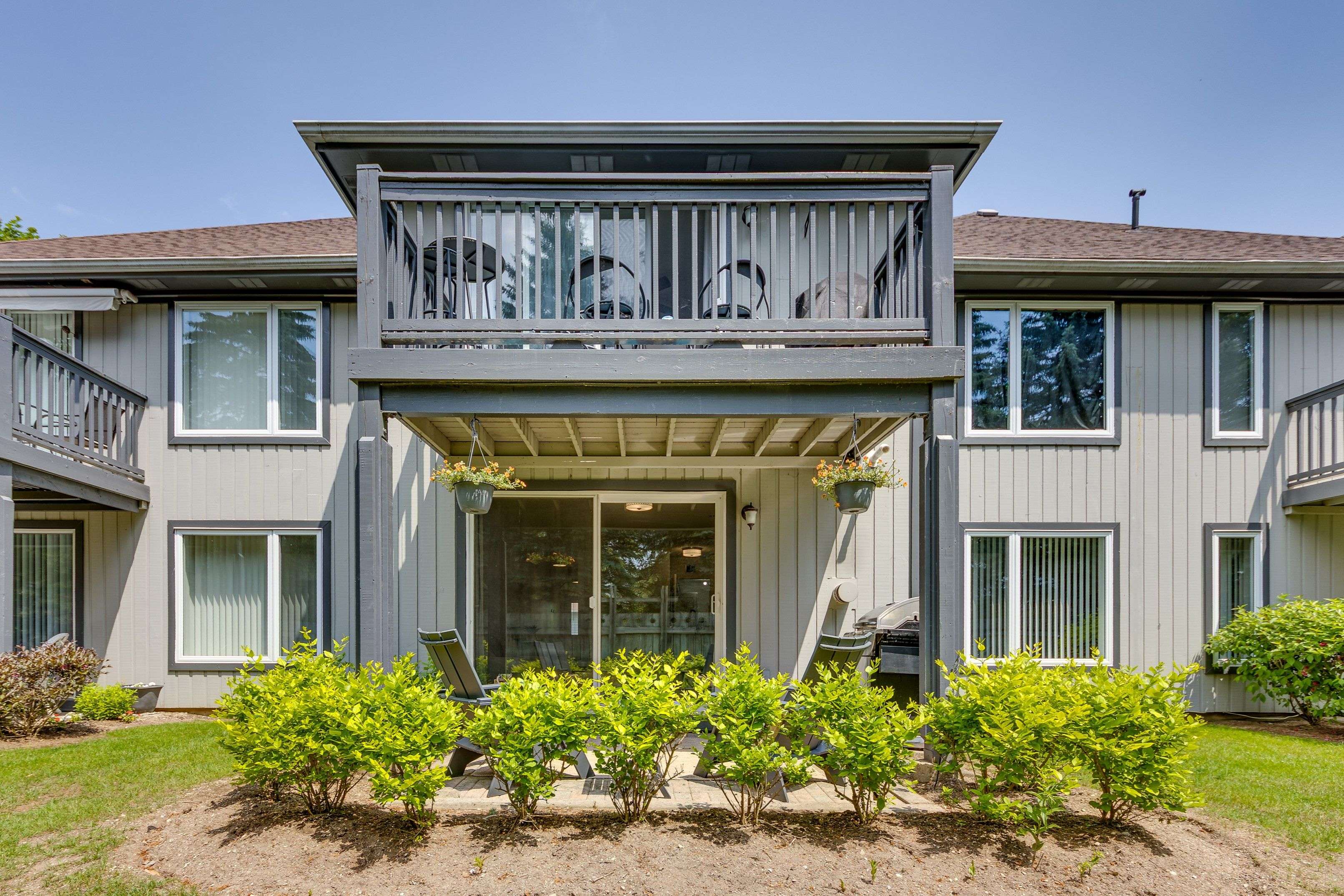 Collingwood, ON L9Y 5C7,288 Mariners WAY